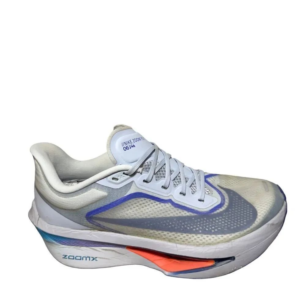 Nike Women's White and Blue Athletic Shoes zoom X size 9